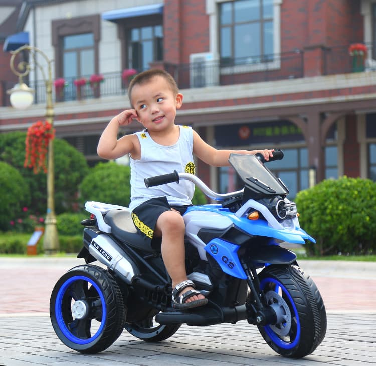 Lý do nào khiến xe máy điện trẻ em vẫn cứ HOT?