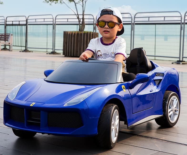 Những phương pháp giữ an toàn cho bé khi chơi cùng xe hơi điện trẻ em