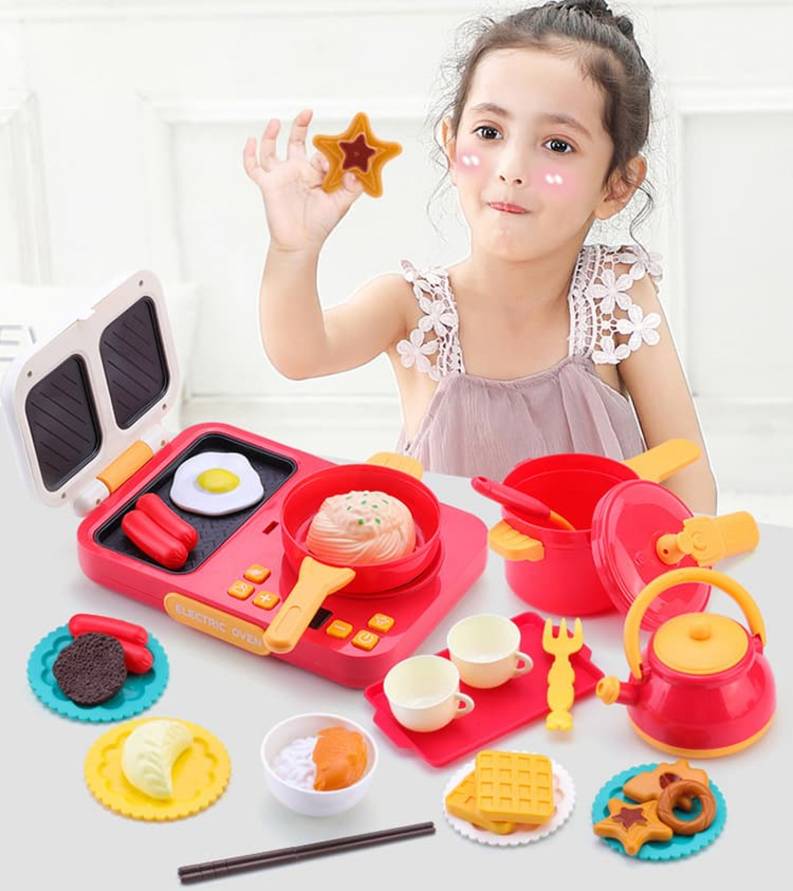 Nếu bạn có con gái thì một bộ đồ chơi bếp nấu ăn là không thể thiếu để giúp bé yêu trải nghiệm thế giới ẩm thực và phát triển tay nghề của mình. Hãy nhấn vào hình ảnh liên quan để xem chi tiết sản phẩm.