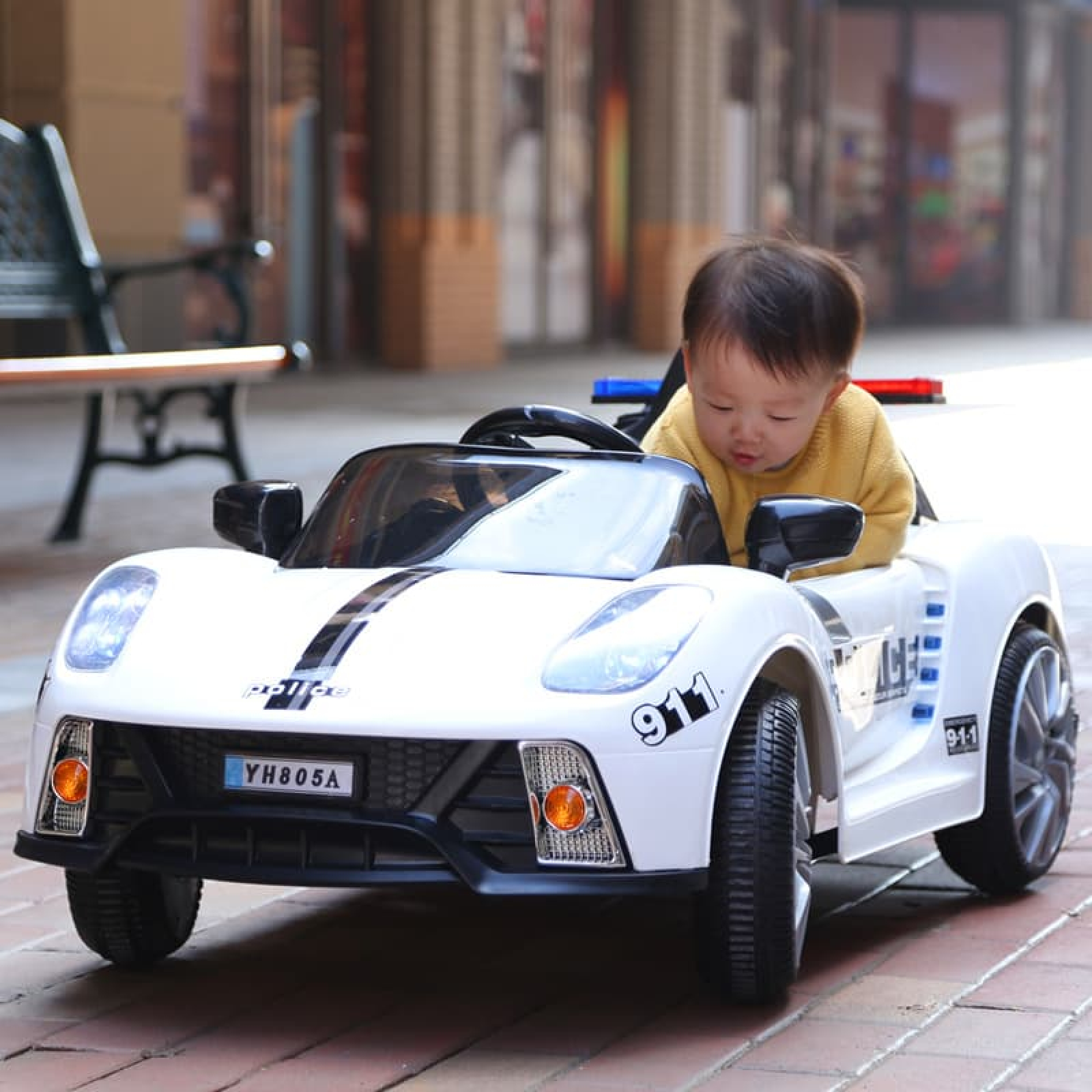 Xe ô tô điện trẻ em cảnh sát siêu ngầu 037
