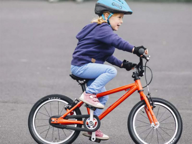 Chọn xe đạp cho trẻ em an toàn là điều nên quan tâm