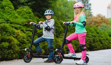 Độ tuổi nào để bé bắt đầu sử dụng xe trượt scooter?