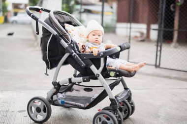 Tại sao các bậc cha mẹ có nên sử dụng xe đẩy em bé?