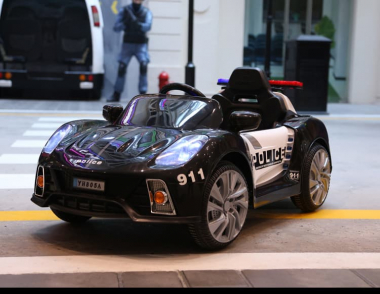 Xe ô tô điện trẻ em cảnh sát siêu ngầu 037